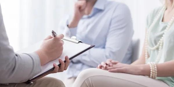 Therapist conducting a Brainspotting and EMDR session